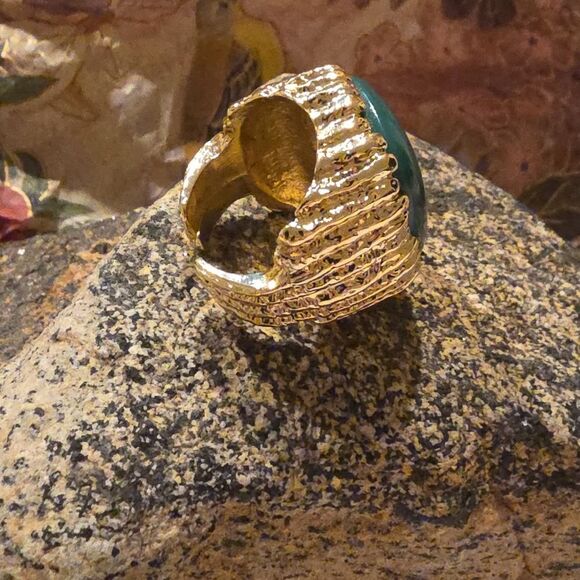 New Zara Gold and Green Statement Ring - Picture 7 of 8